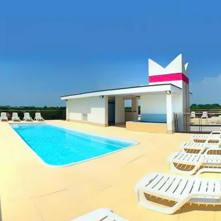 Apartment Lido Dei Pini Modern Escape