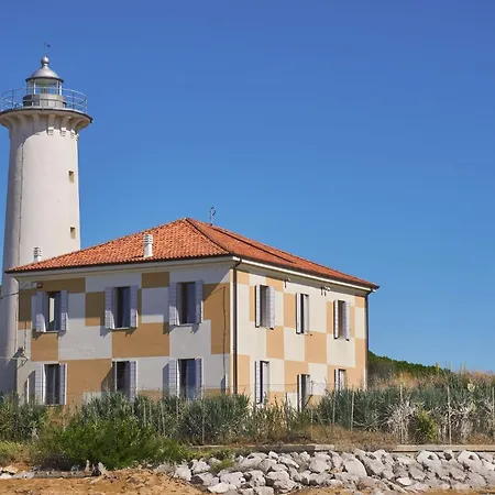 Apartman Lido Dei Pini Modern Escape *