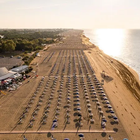Lido Dei Pini Modern Escape * ביביונה