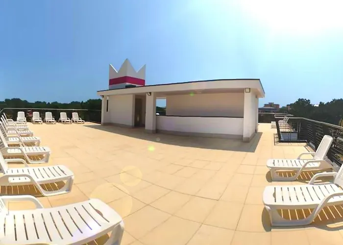Lido Dei Pini Modern Escape